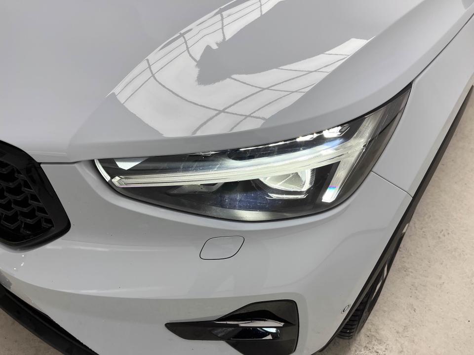 Volvo XC40 2.0 B4 G Plus Dark Auto