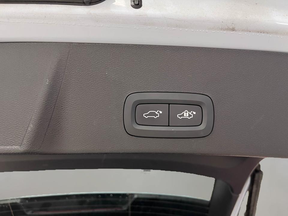 Volvo XC40 2.0 B4 G Plus Dark Auto