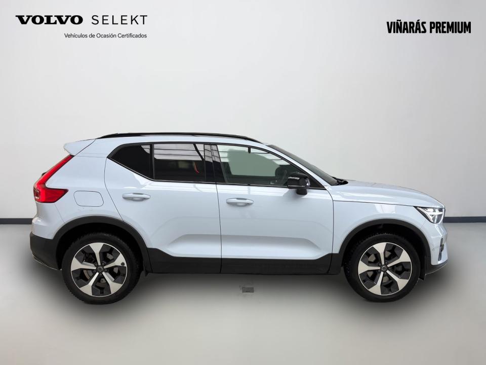 Volvo XC40 2.0 B4 G Plus Dark Auto