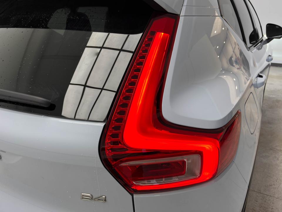 Volvo XC40 2.0 B4 G Plus Dark Auto