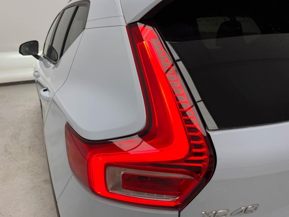 Volvo XC40 2.0 B4 G Plus Dark Auto