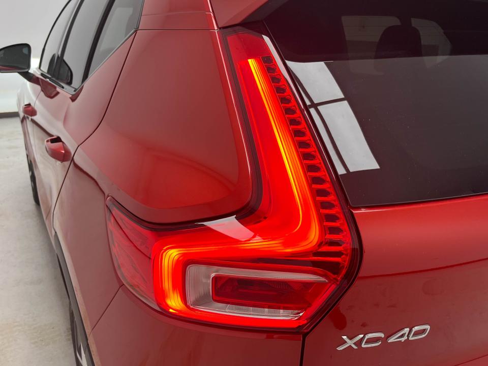 Volvo XC40 2.0 B4 G Plus Dark Auto