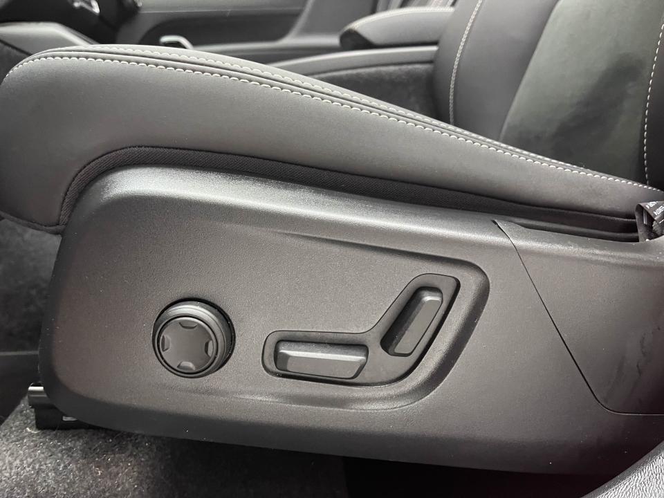 Volvo XC40 2.0 B4 G Plus Dark Auto