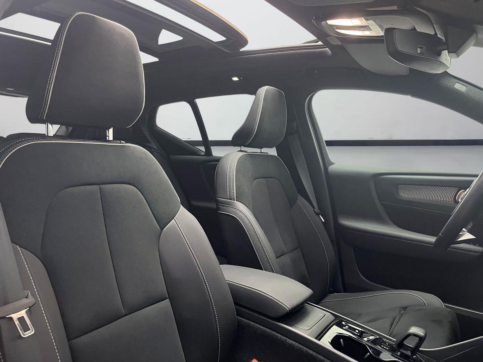 Volvo XC40 2.0 B4 G Plus Dark Auto