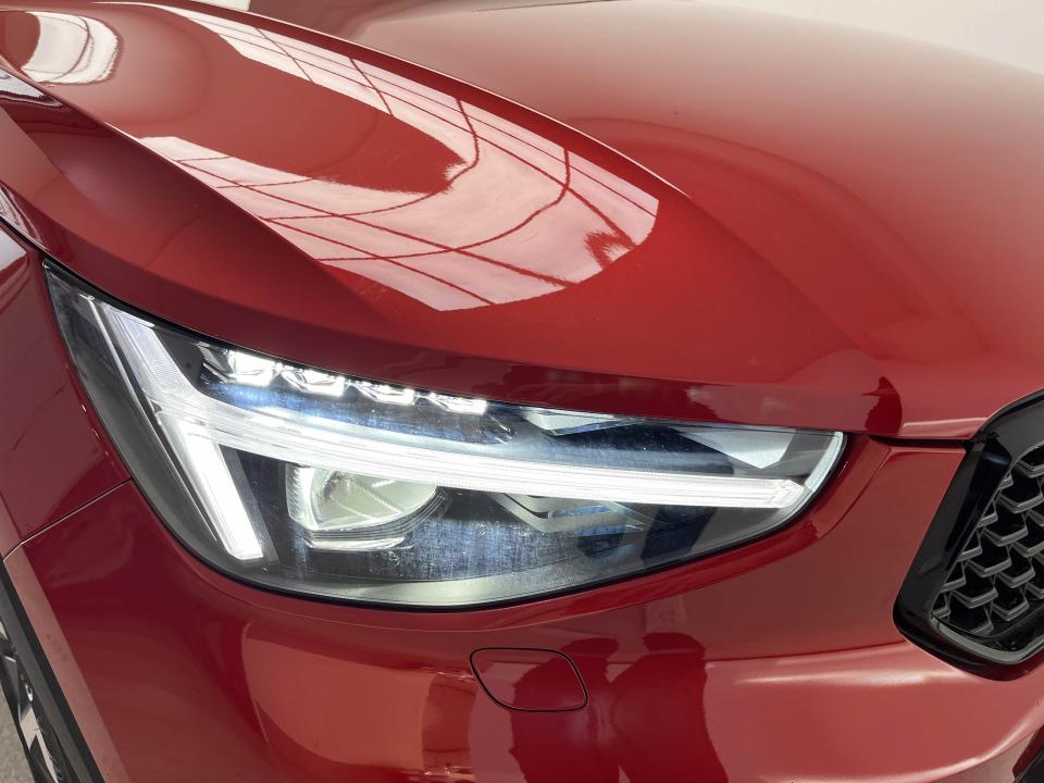 Volvo XC40 2.0 B4 G Plus Dark Auto