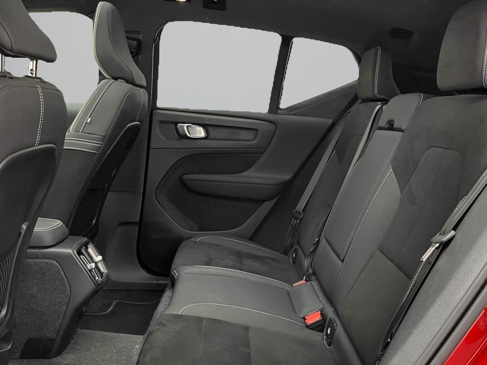 Volvo XC40 2.0 B4 G Plus Dark Auto
