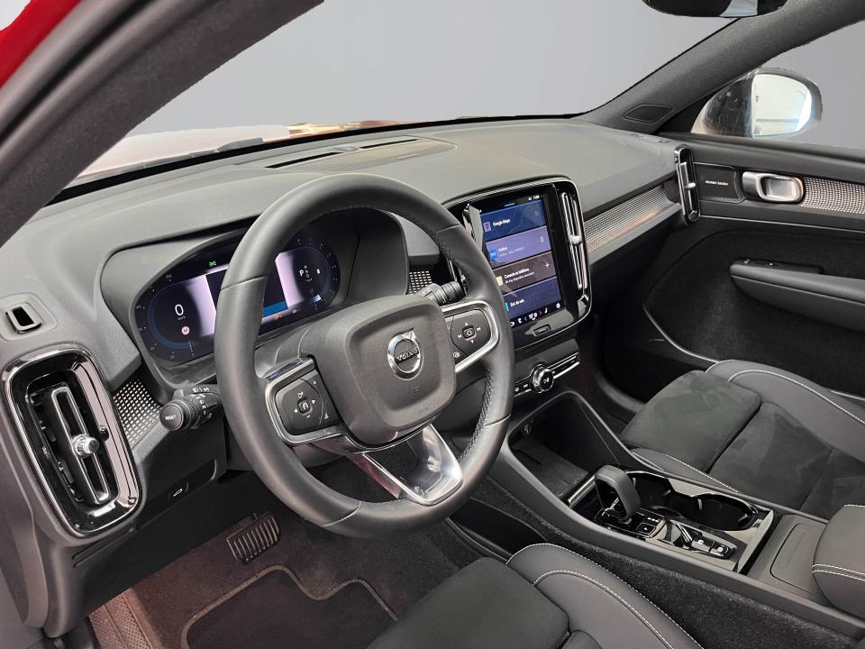 Volvo XC40 2.0 B4 G Plus Dark Auto
