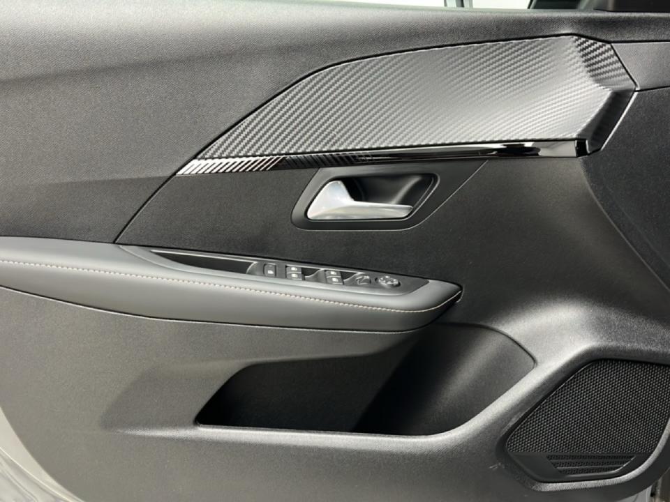 Peugeot 208 Allure HYBRID 110 eDCS6