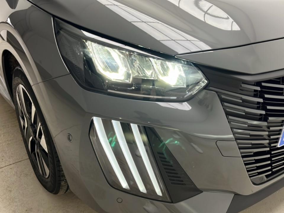 Peugeot 208 Allure HYBRID 110 eDCS6