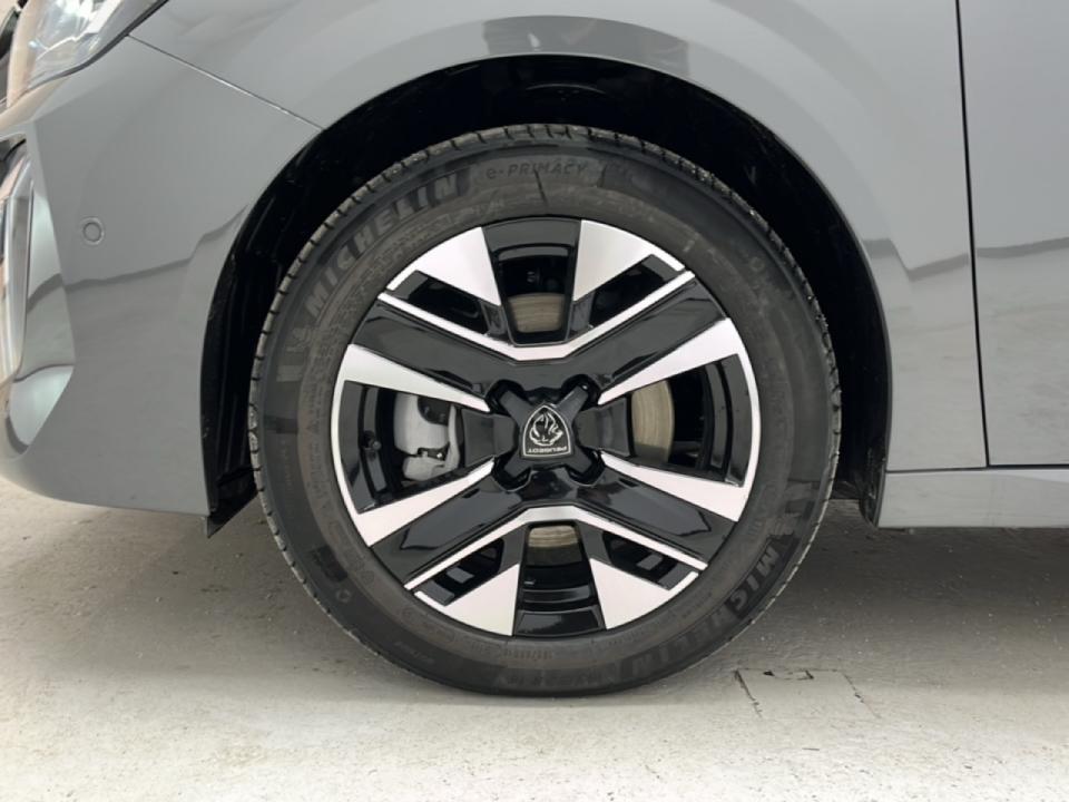 Peugeot 208 Allure HYBRID 110 eDCS6