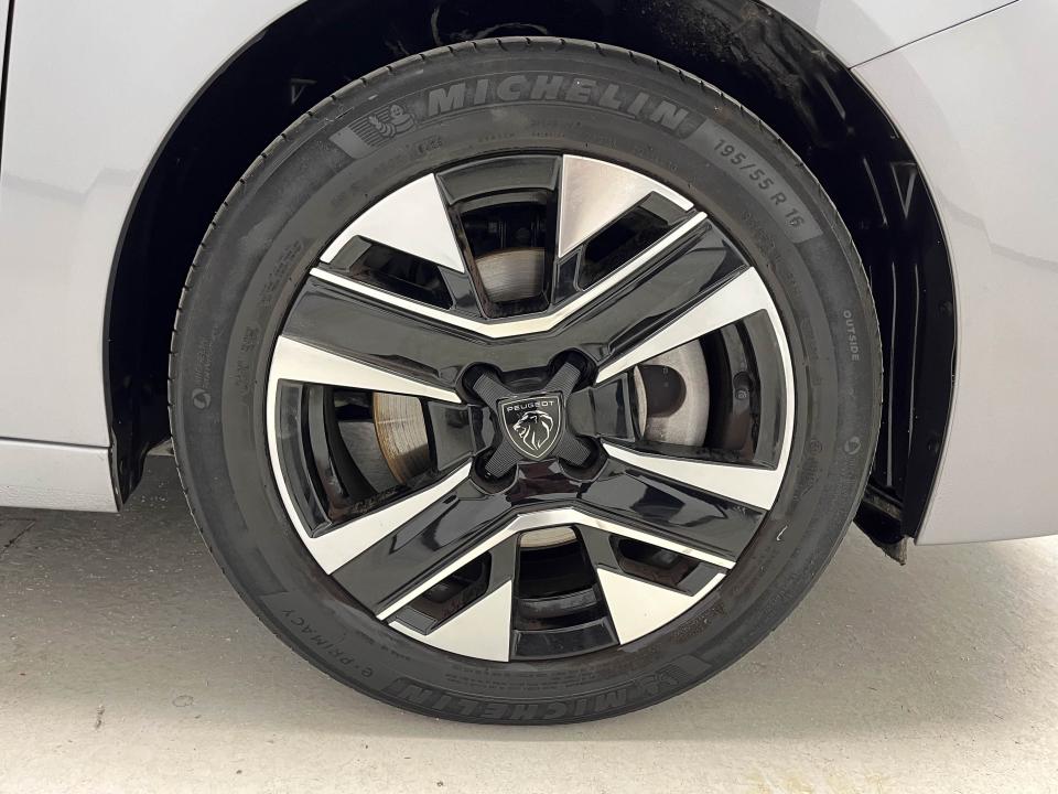 Peugeot 208 Allure Gasolina 100 S&S 6 Vel. MAN