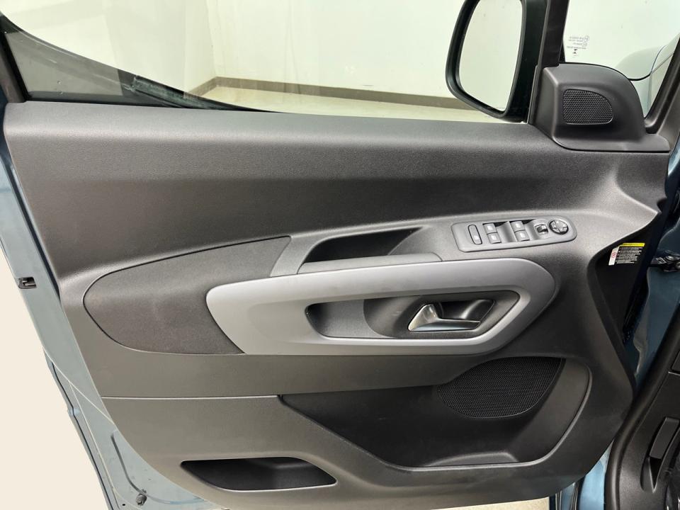 Citroen Berlingo Talla M Plus Diésel 100CV Manual M1