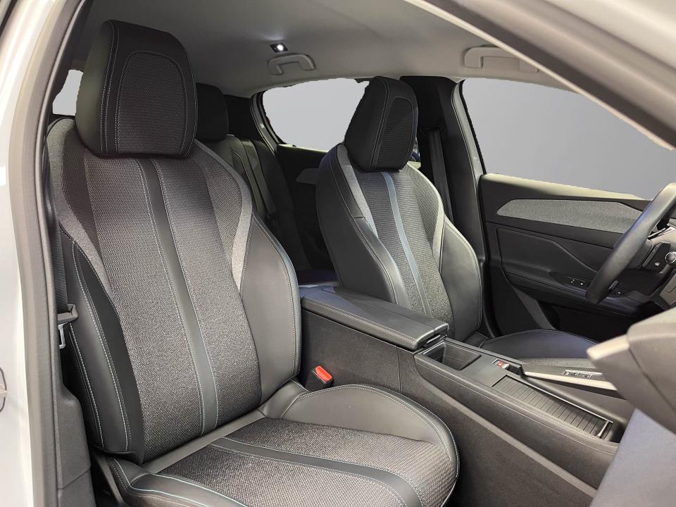 Peugeot 308 5P Allure Hybrid MHEV 136 e-DCS6