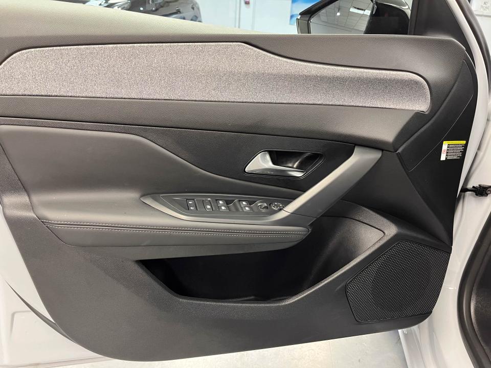 Peugeot 308 5P Allure Hybrid MHEV 136 e-DCS6