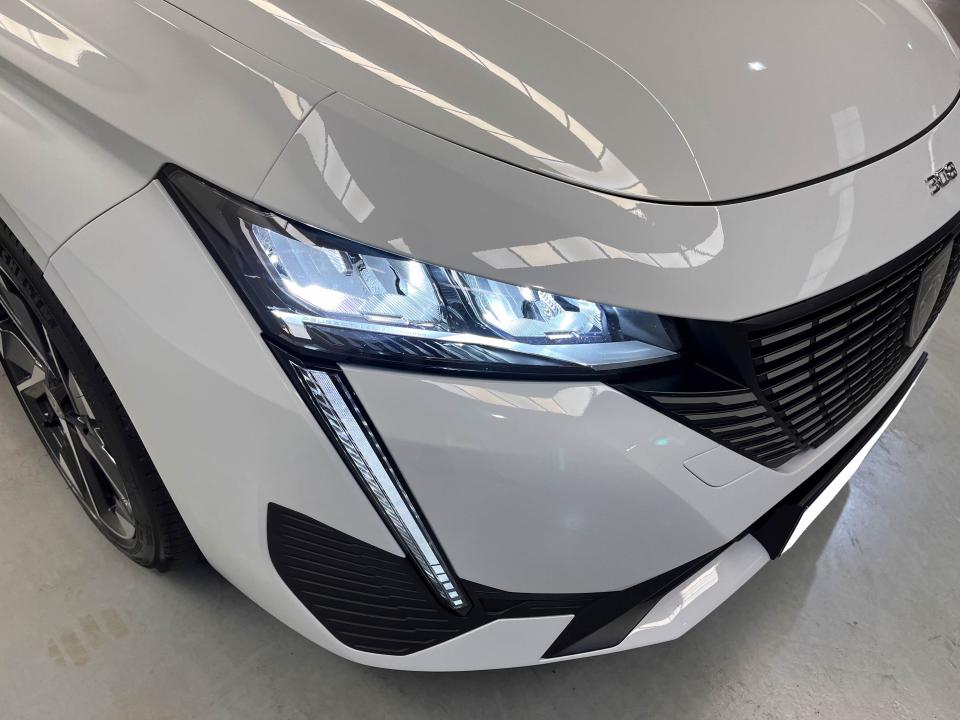 Peugeot 308 5P Allure Hybrid MHEV 136 e-DCS6