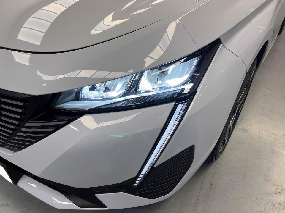 Peugeot 308 5P Allure Hybrid MHEV 136 e-DCS6