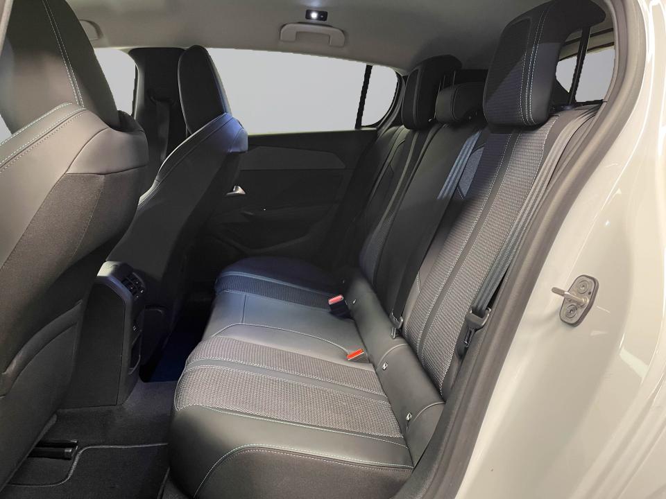 Peugeot 308 5P Allure Hybrid MHEV 136 e-DCS6