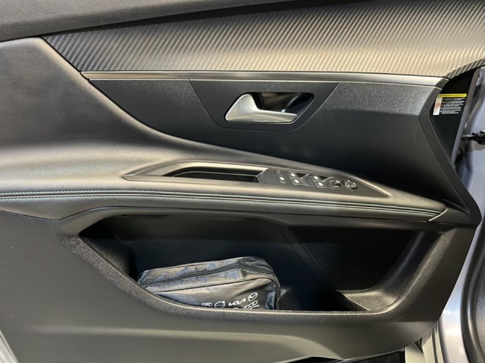 Peugeot 3008 Plug-in Hybrid 180 e-EAT8 Allure Pack