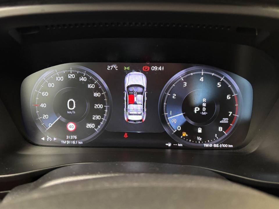 Volvo XC40 2.0 B3 G Momentum Pro Auto