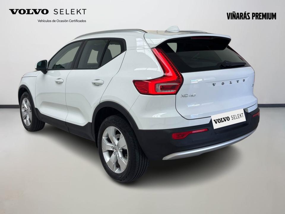 Volvo XC40 2.0 B3 G Momentum Pro Auto