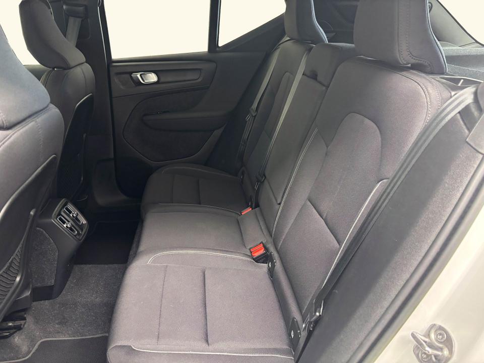 Volvo XC40 2.0 B3 G Momentum Pro Auto