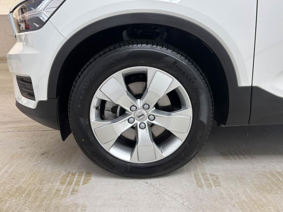 Volvo XC40 2.0 B3 G Momentum Pro Auto