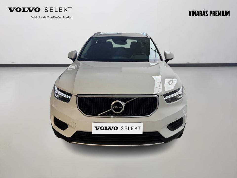 Volvo XC40 2.0 B3 G Momentum Pro Auto