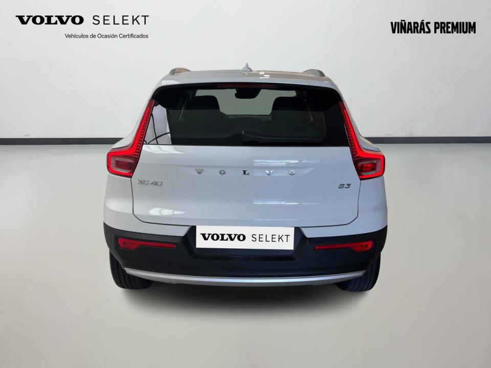 Volvo XC40 2.0 B3 G Momentum Pro Auto