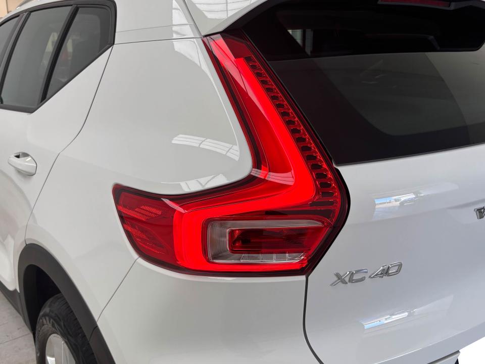 Volvo XC40 2.0 B3 G Momentum Pro Auto