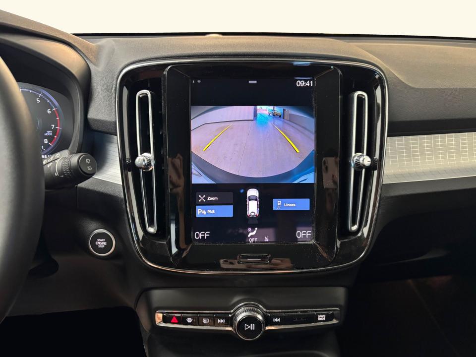 Volvo XC40 2.0 B3 G Momentum Pro Auto