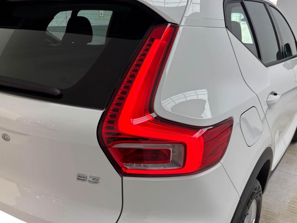 Volvo XC40 2.0 B3 G Momentum Pro Auto
