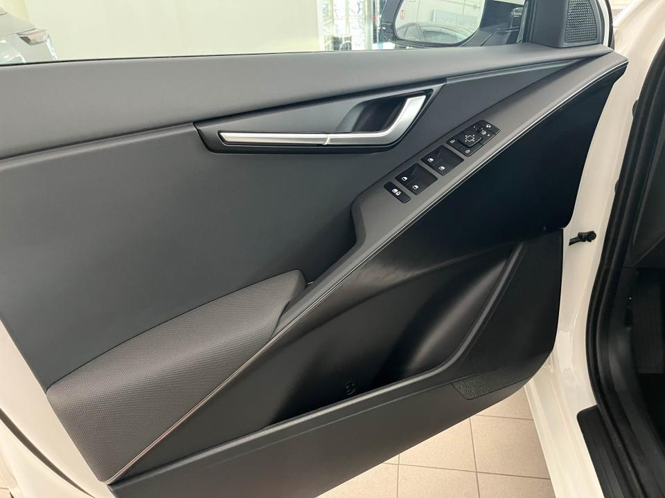 Kia Niro 1.6 GDi HEV 102kW (139CV) Drive
