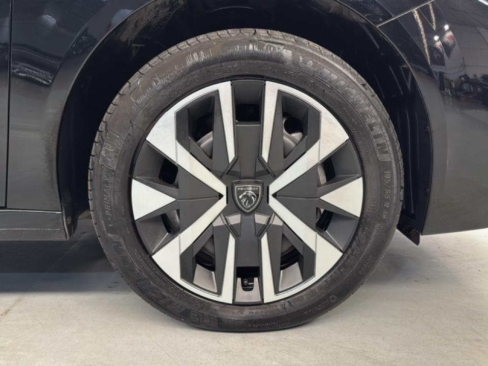 Peugeot 208 Style HYBRID 110 eDCS6