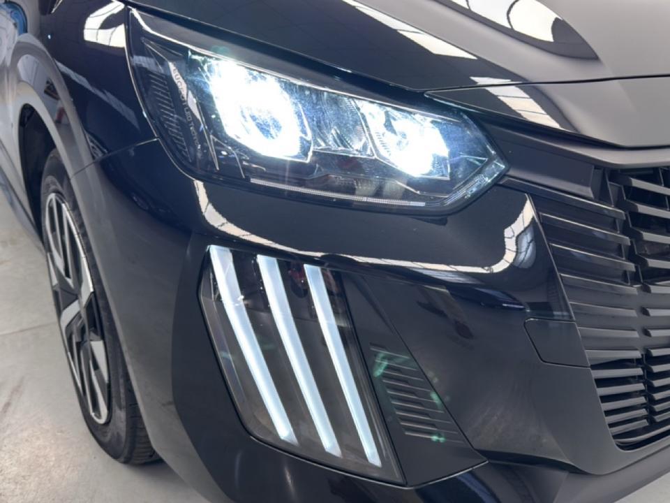 Peugeot 208 Style HYBRID 110 eDCS6