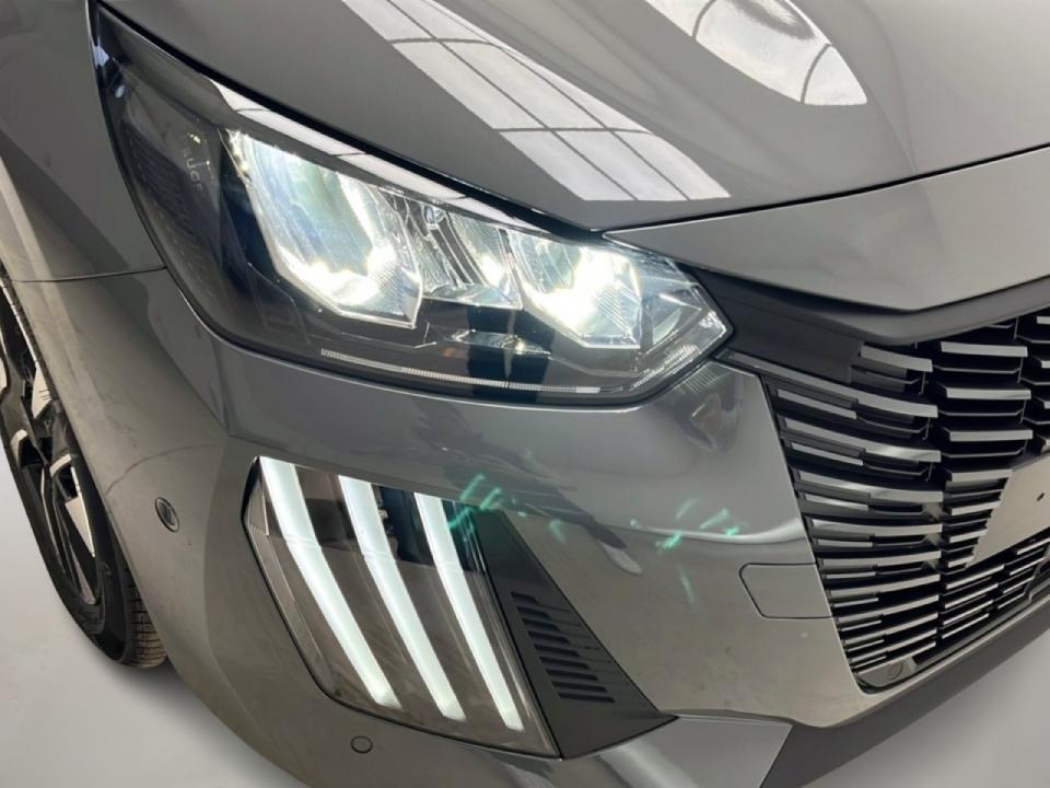 Peugeot 208 Allure HYBRID 110 eDCS6