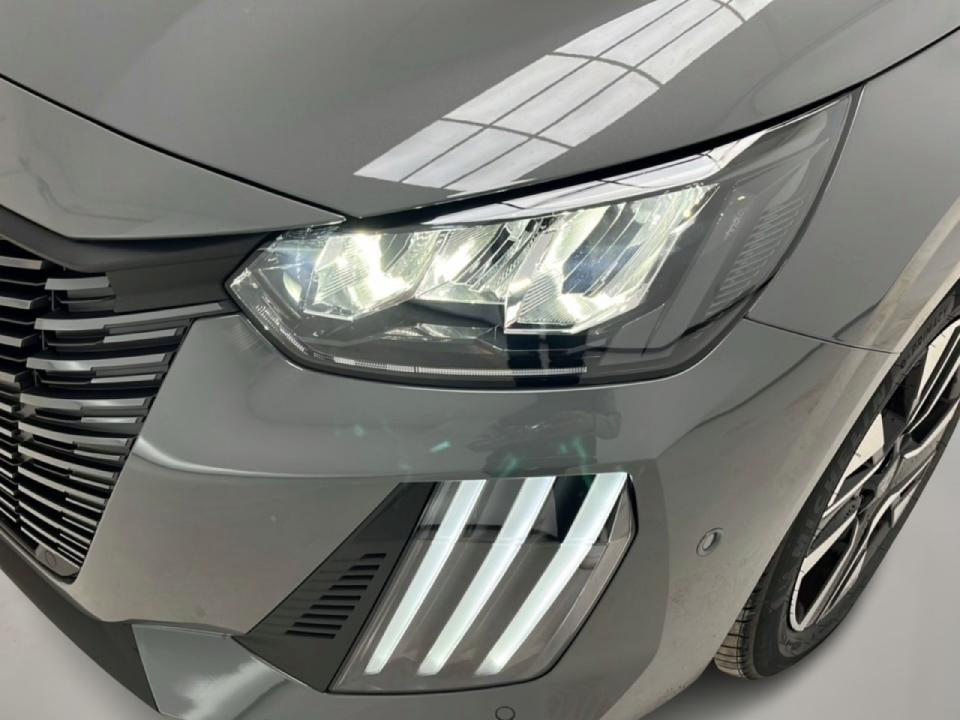 Peugeot 208 Allure HYBRID 110 eDCS6
