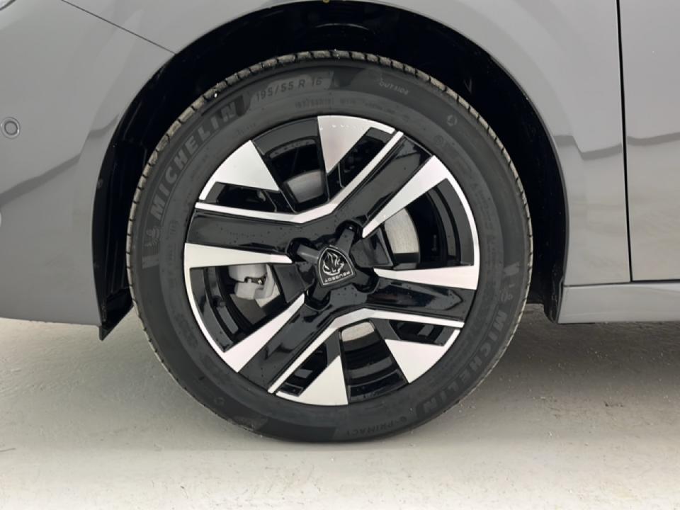 Peugeot 208 Allure HYBRID 110 eDCS6