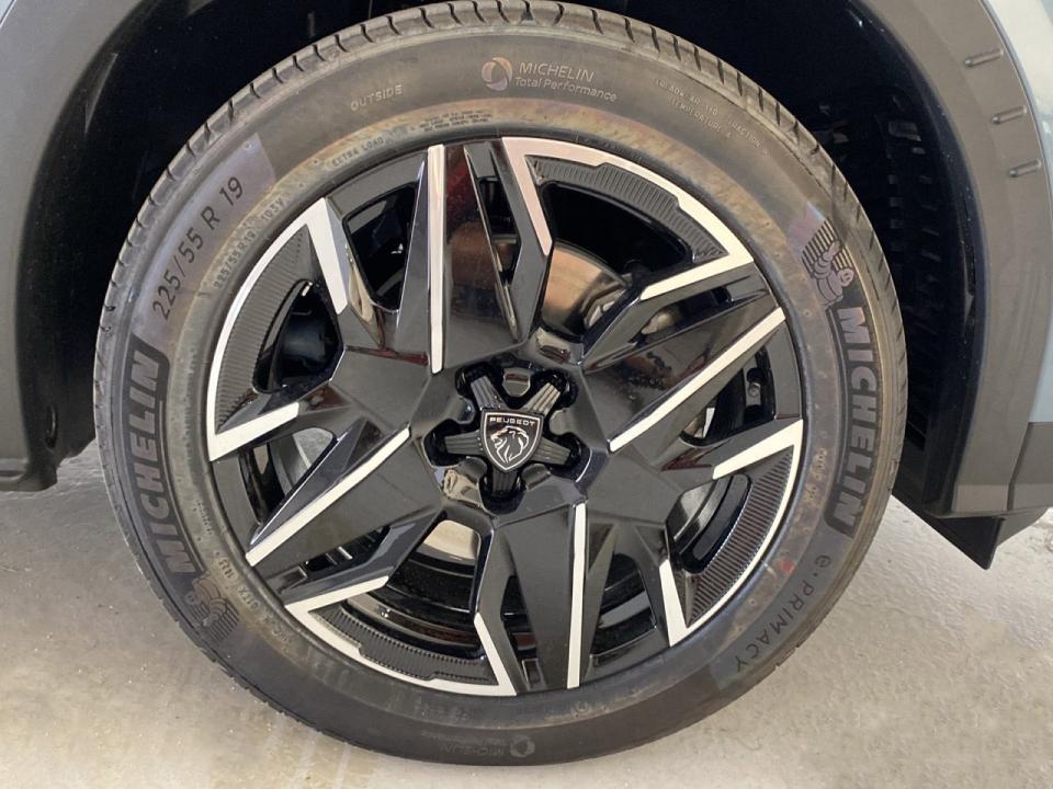 Peugeot 5008 Hybrid 1.2 107KW Allure eDCS6