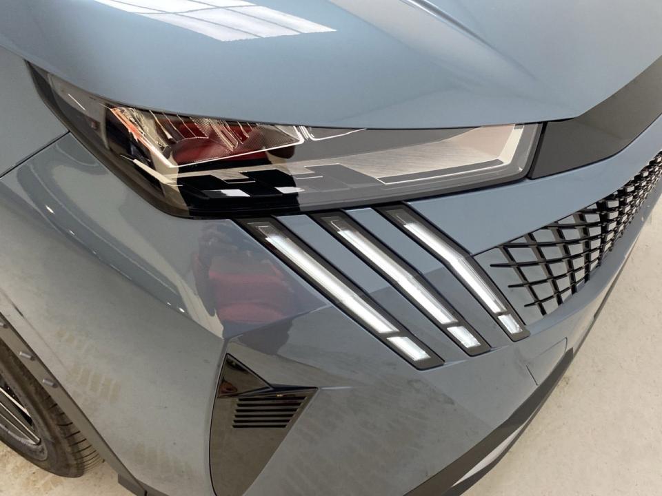 Peugeot 5008 Hybrid 1.2 107KW Allure eDCS6