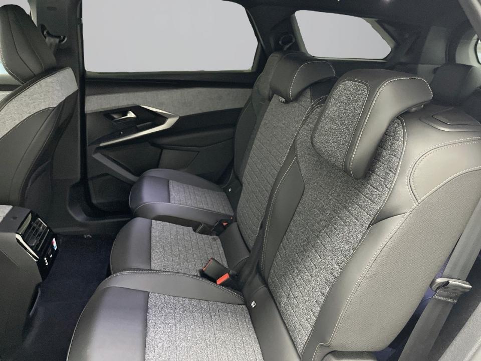 Peugeot 5008 Hybrid 1.2 107KW Allure eDCS6