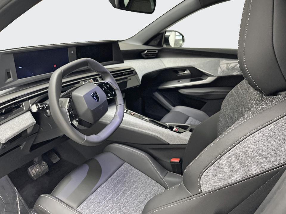 Peugeot 5008 Hybrid 1.2 107KW Allure eDCS6