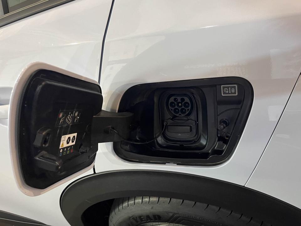 Peugeot e-2008 Eléctrico Active 136 (100kW)