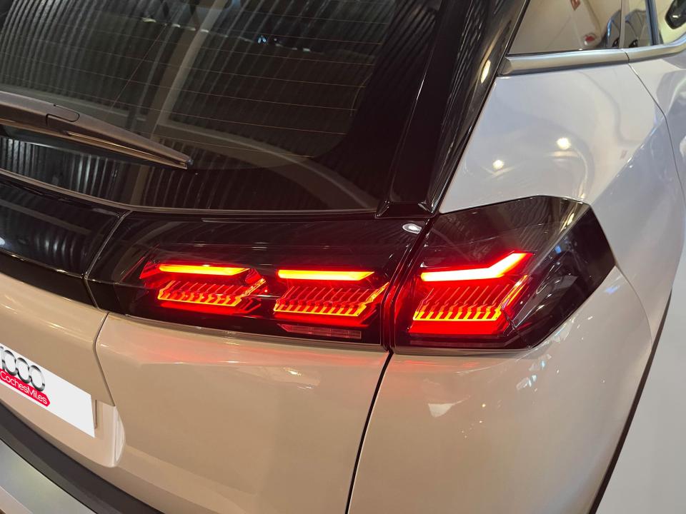 Peugeot e-2008 Eléctrico Active 136 (100kW)