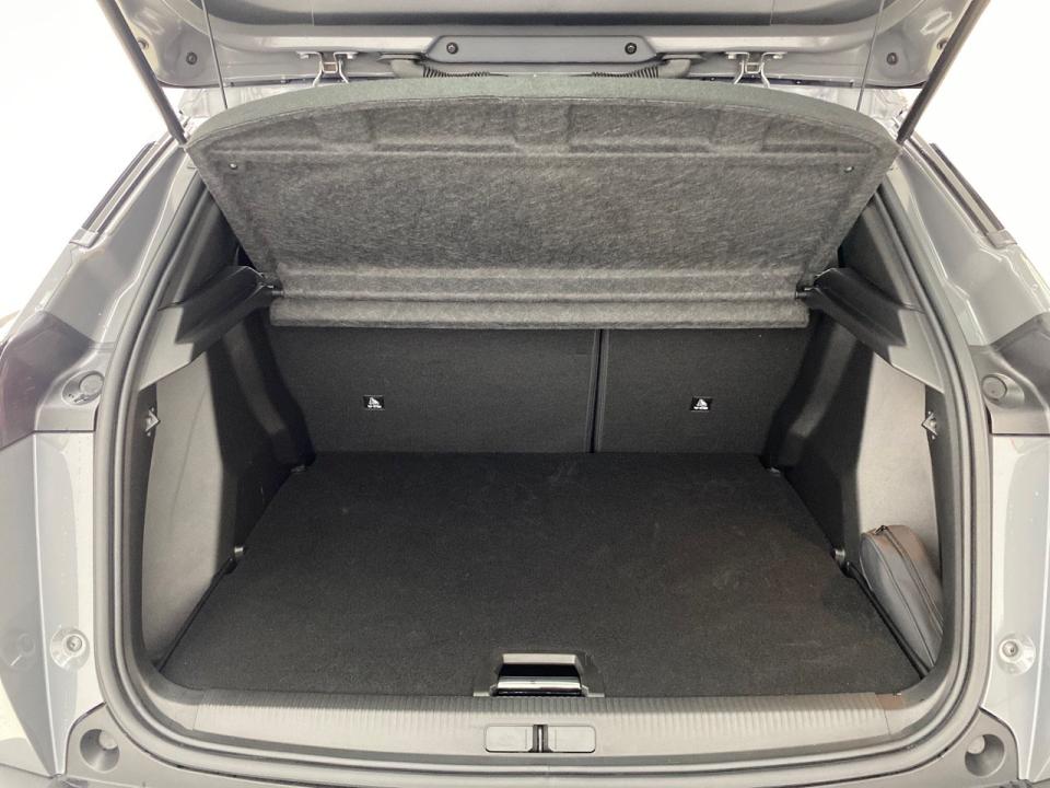Peugeot 2008 Allure Gasolina 130 S&S EAT8