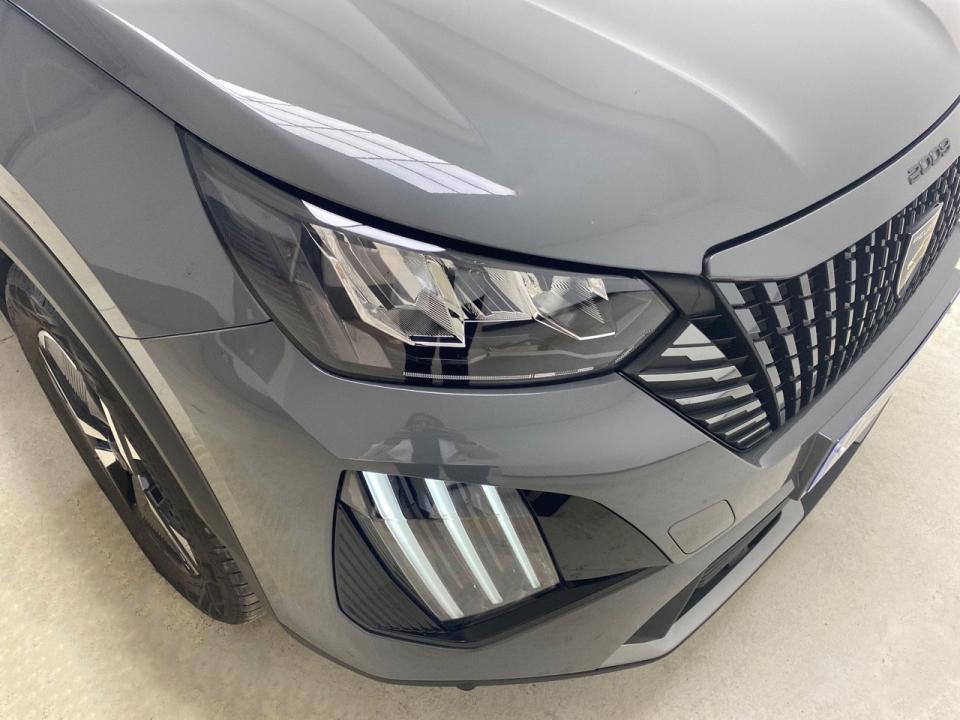 Peugeot 2008 Allure Gasolina 130 S&S EAT8