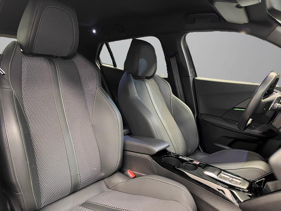 Peugeot 2008 GT Puretech 130 S&S EAT8