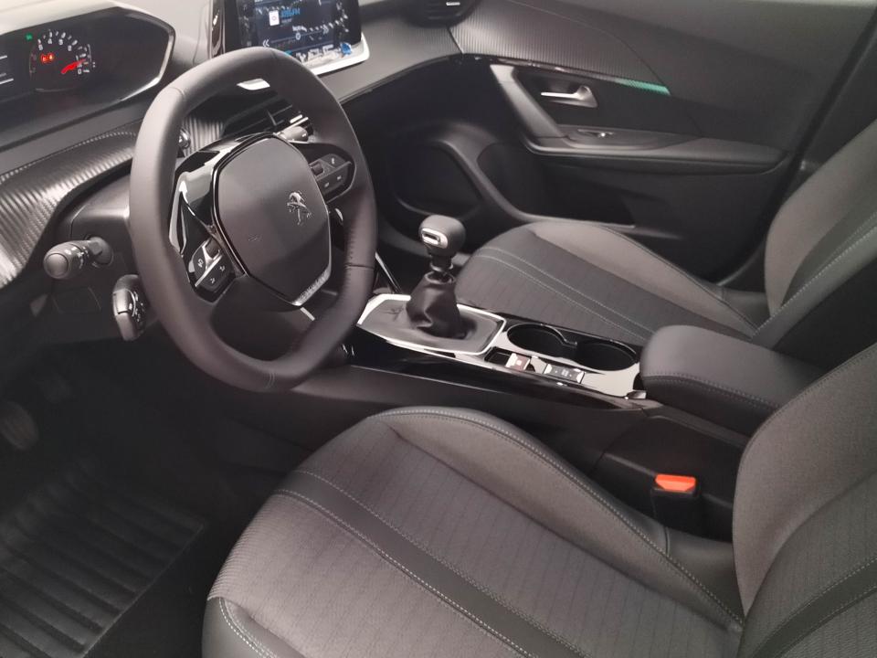 Peugeot 2008 Allure Pack Gasolina 130 S&S 6 Vel. MAN