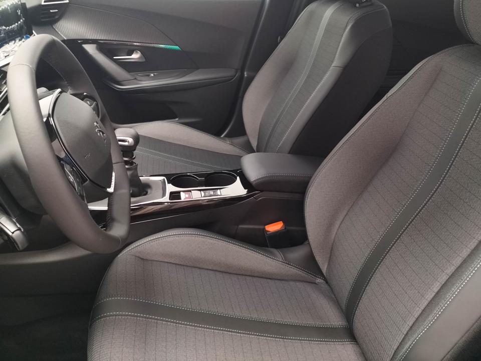 Peugeot 2008 Allure Pack Gasolina 130 S&S 6 Vel. MAN