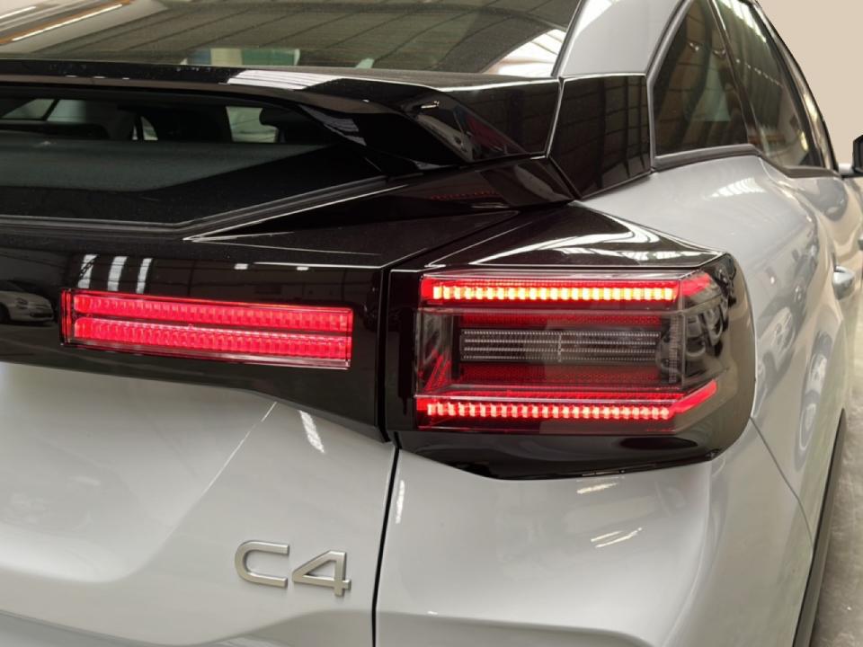 Citroen C4 Hybrid 145 ë-DCS6 Business Edition
