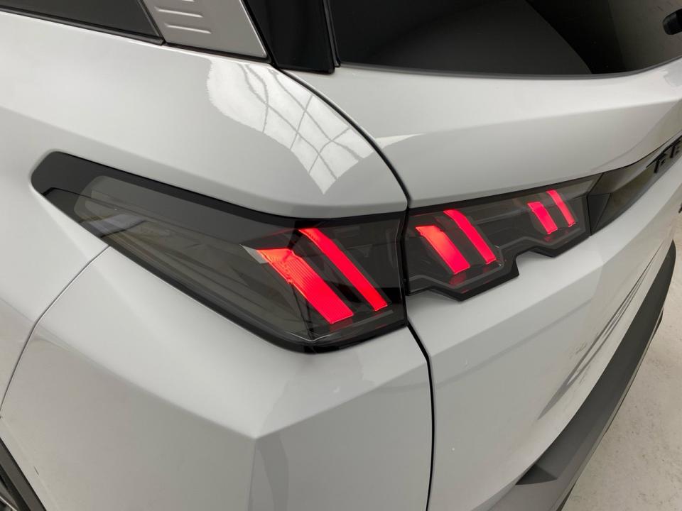 Peugeot 5008 Hybrid 1.2 100KW Allure eDCS6